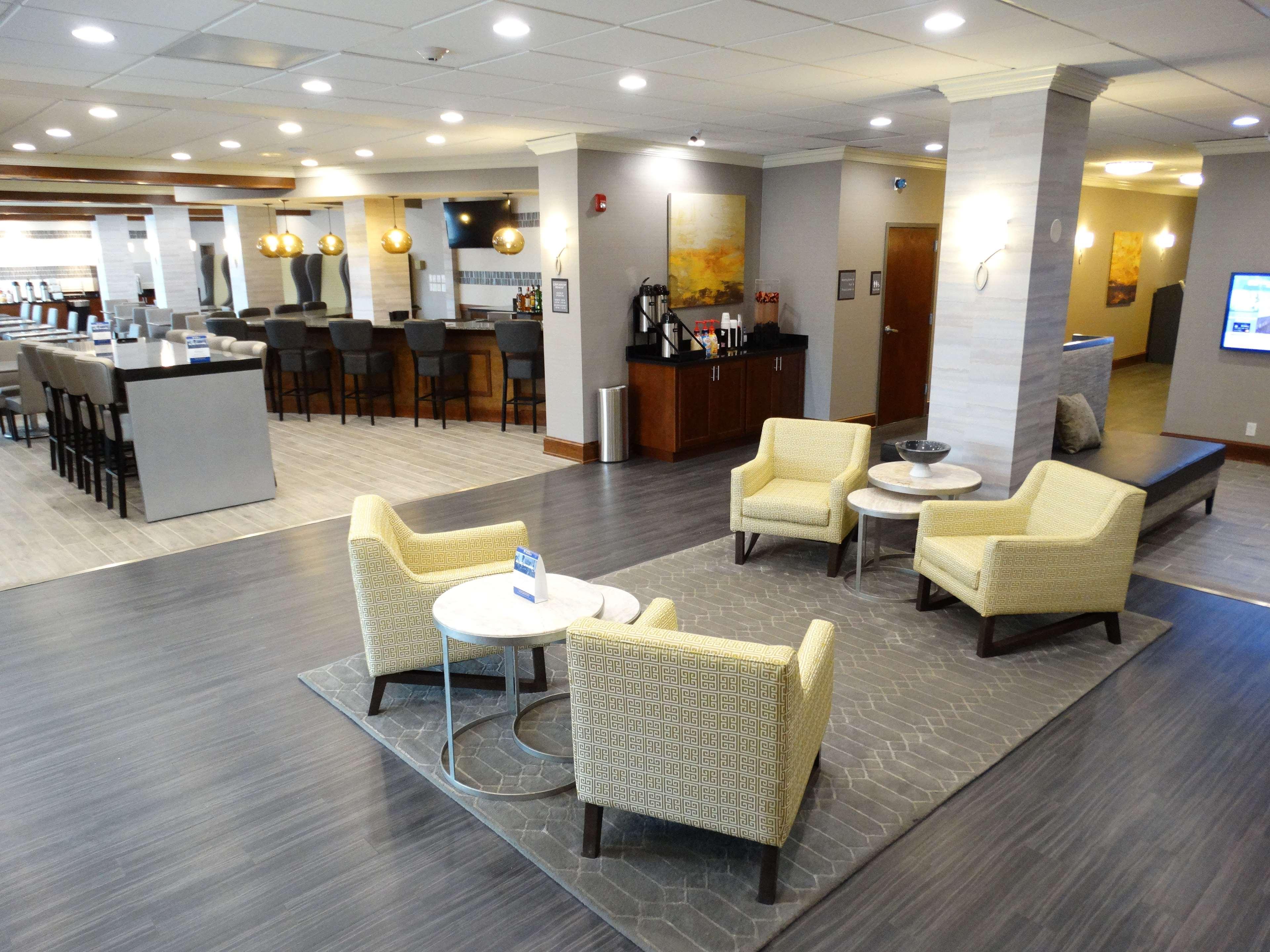 Best Western Premier Airport/Expo Center Hotel Louisville Dalaman gambar